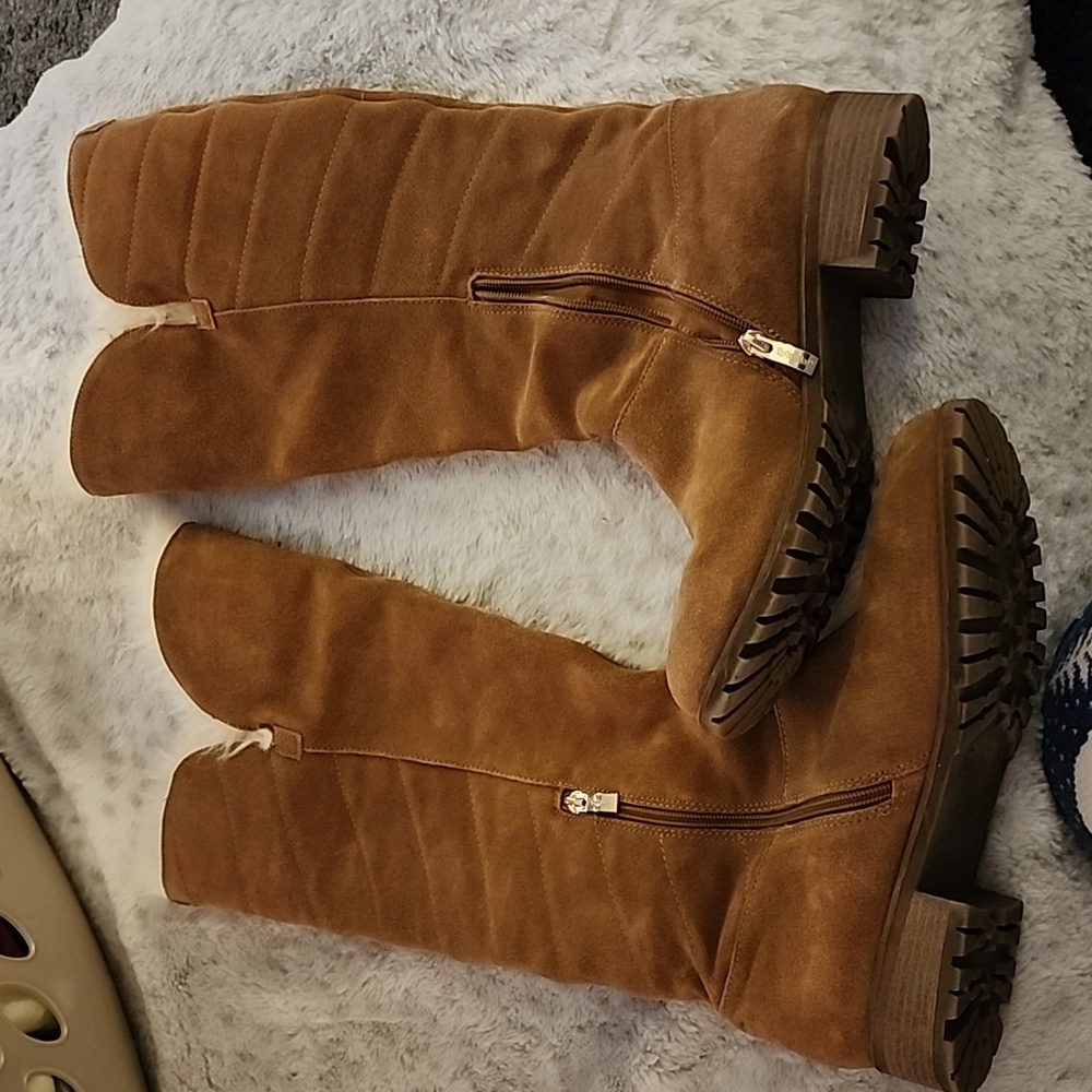 Boots with the Fur